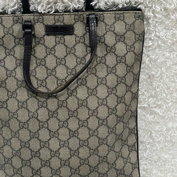 Gucci GG Plus Monogram Flat Vertical Tote - Picture 3 of 15